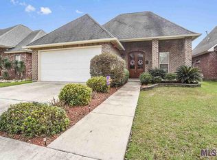 8424 Le Marie Ct, Denham Springs, LA 70706