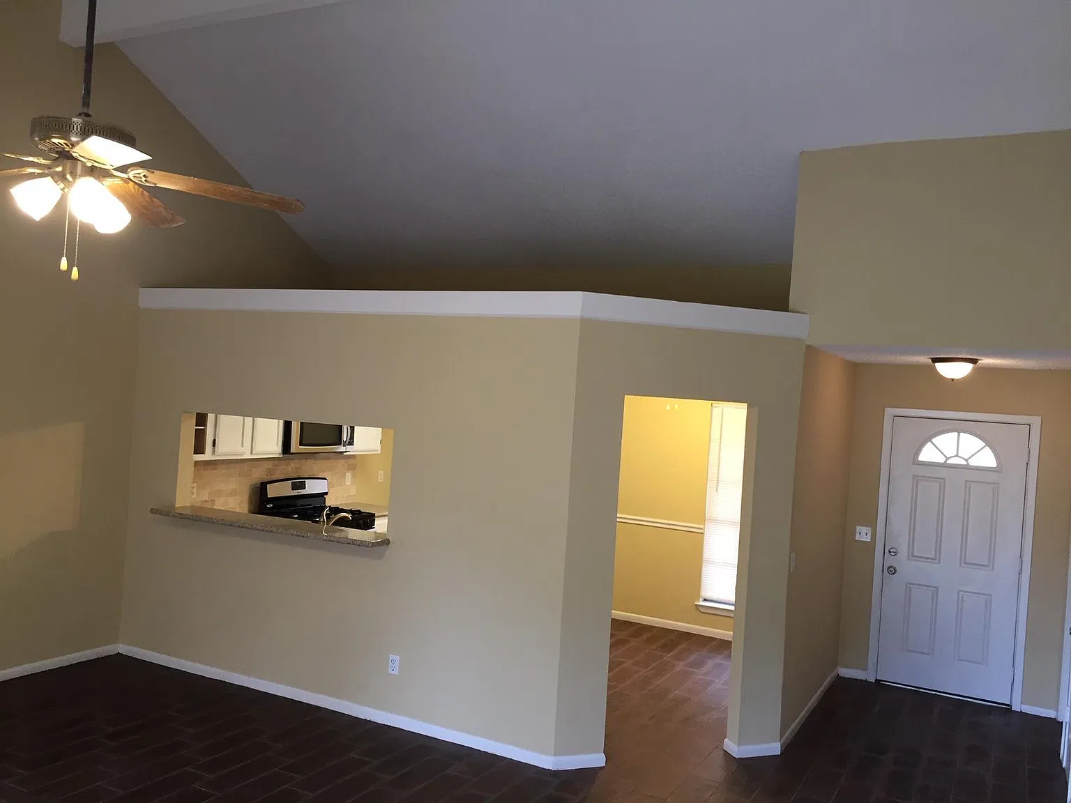 3 bed, 1326 sqft, $1,700 — Photo 3