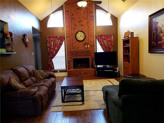 3rd image of 7009 Clarendon St