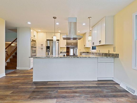 3rd image of 509 Lower Heritage Way