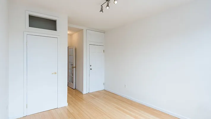 Rented by Nooklyn NYC LLC | media 58