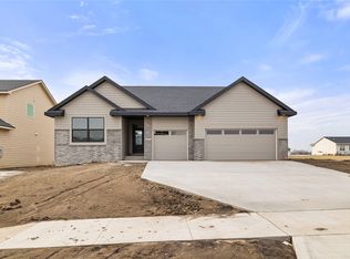 4664 177th St, Urbandale, IA 50323