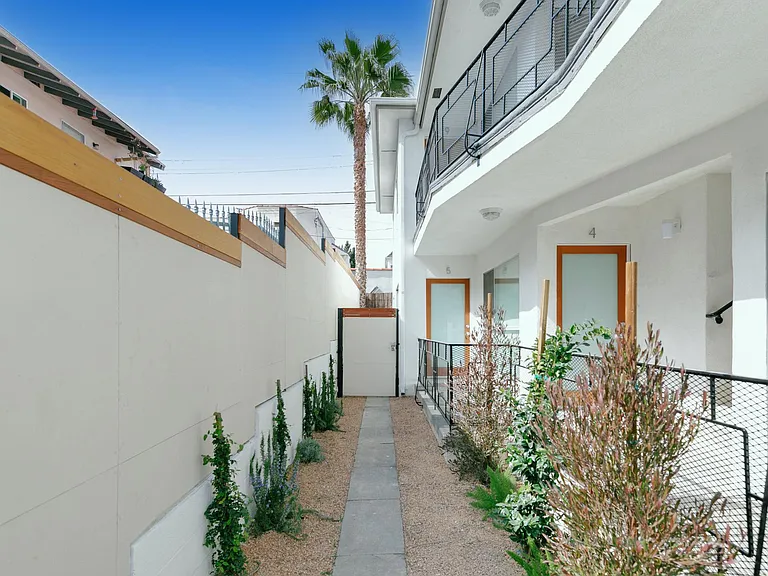 221 N Catalina St #9 — Photo 11