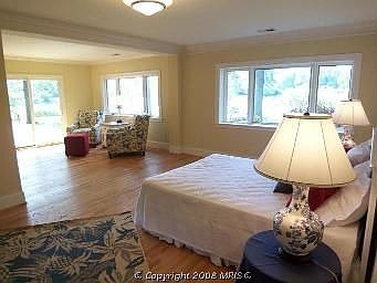 4th image of 1300 Harmony Ln