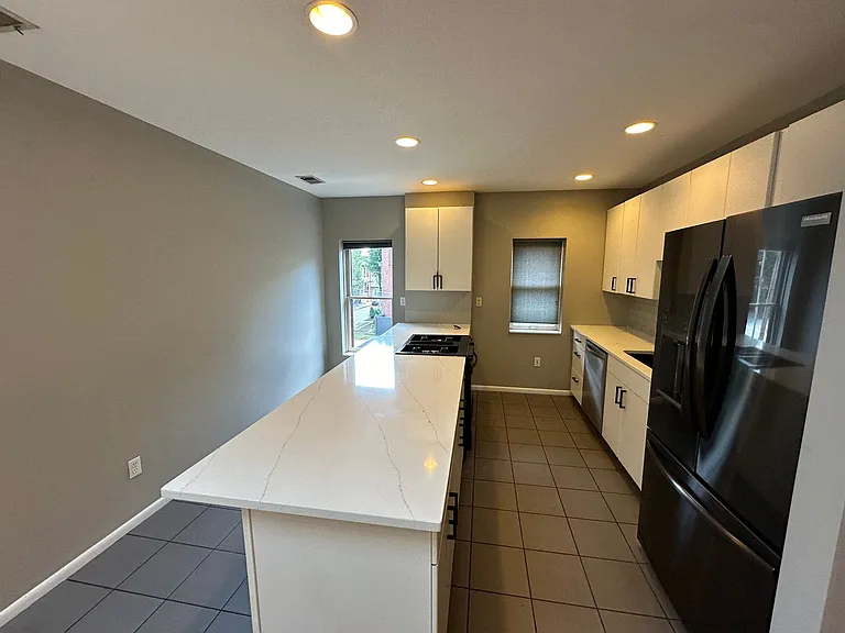 Collins Ave 241-243 MLR — Photo 6