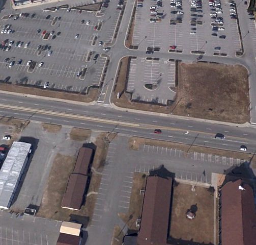 2nd image of 1305 N Berkeley Blvd