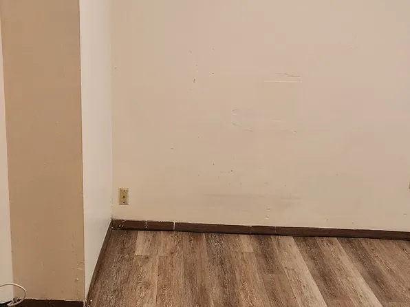 179 Manhattan Avenue image 17 of 19