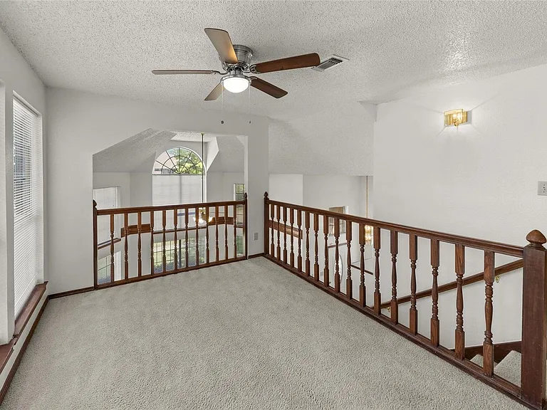 1423 Holveck Dr — Photo 25