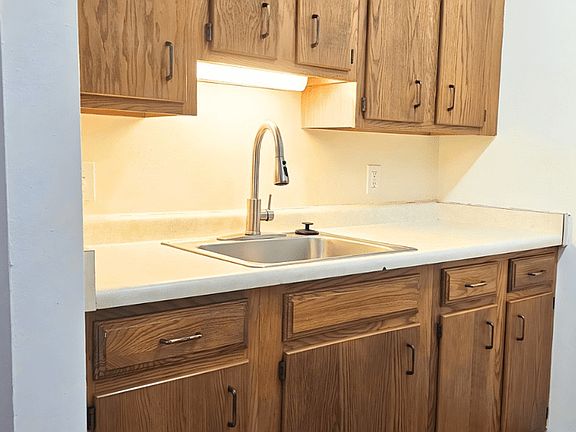 4th image of 130 S Burritt Ave #17801739