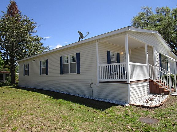 3rd image of 156 S Lake Dr