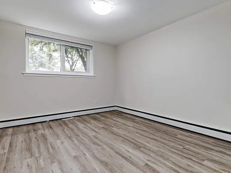 2627 Lacon St #2 — Photo 21
