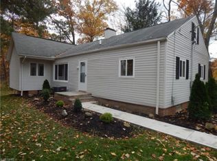 943 Royalwood Rd, Broadview Heights, OH 44147