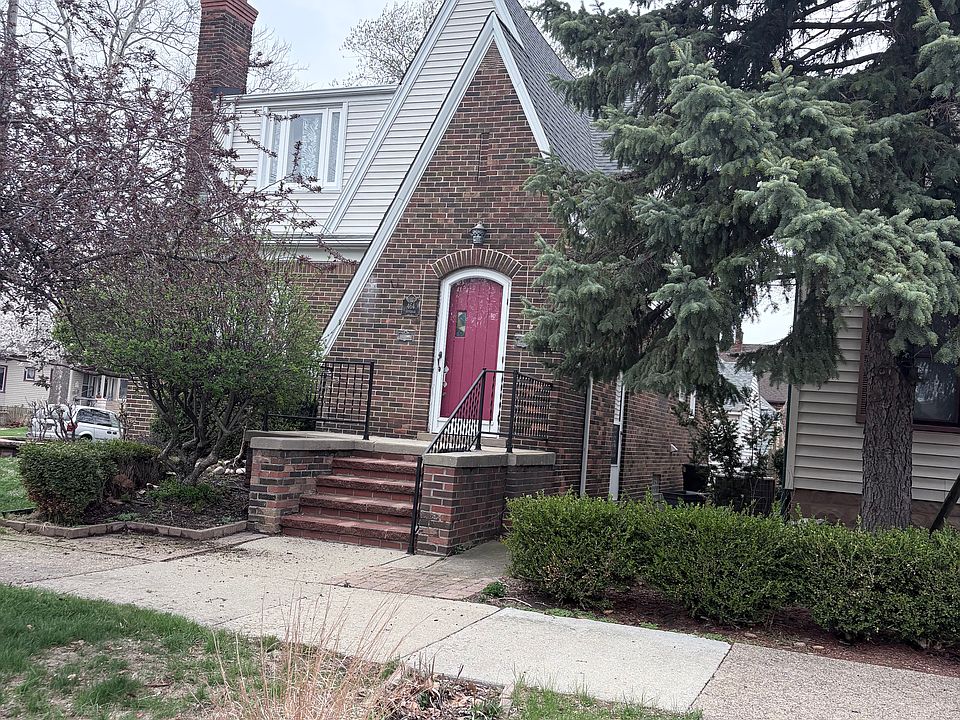 1st image of 464 Superior Blvd