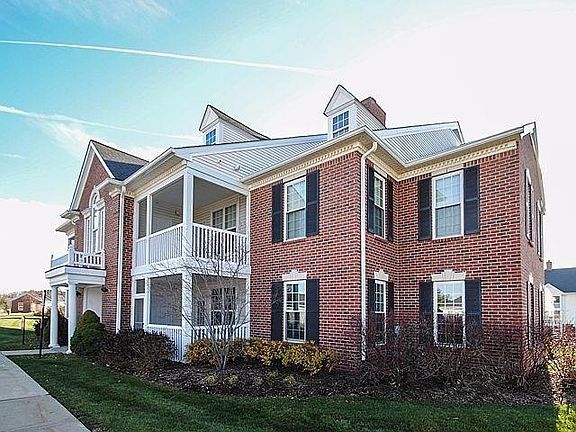 2nd image of 1033 E Summerfield Glen Cir