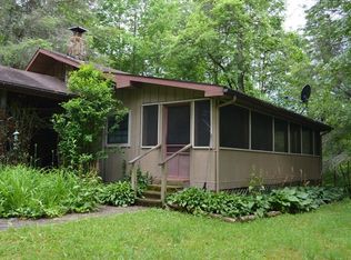 81 Old Lodge Rd, Topton, NC 28781