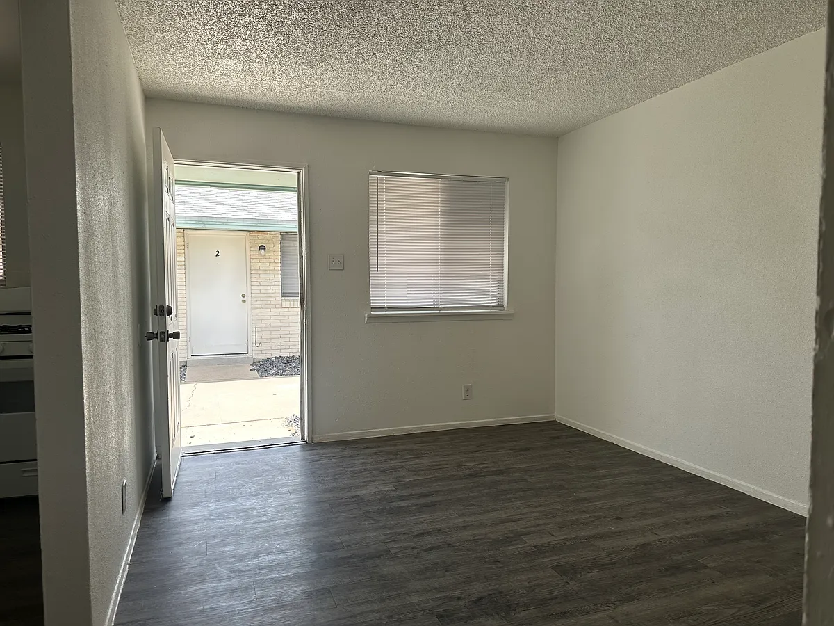 Entry and Living Room - 3400 Hayes Ave #7