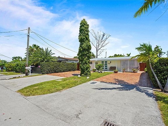 3rd image of 6525 SW 32nd St