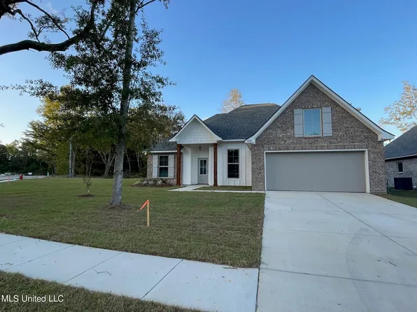 6860 Rolling Green Dr, Pass Christian, MS 39571
