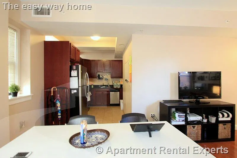 925 Massachusetts Ave — Photo 3