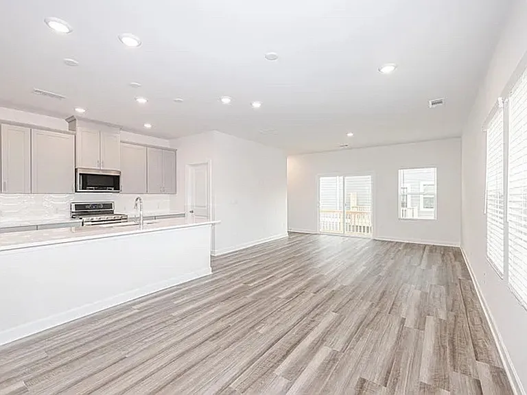 4415 Millennium Ave — Photo 27