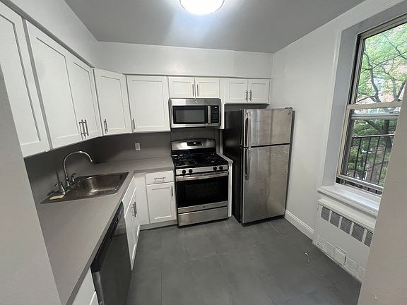 2nd image of 14319 41st Ave #3L