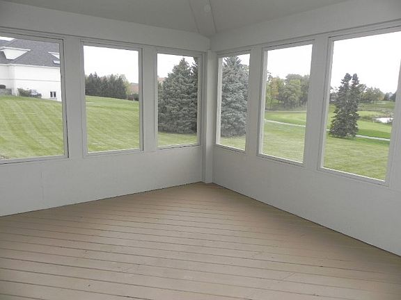 5th image of 8 Bordeaux Ct