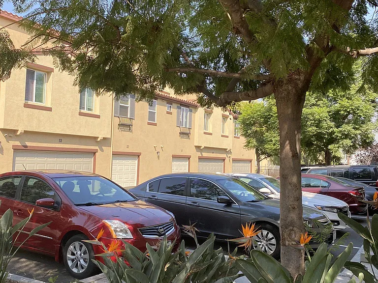 4300 Newton Ave #33 — Photo 9