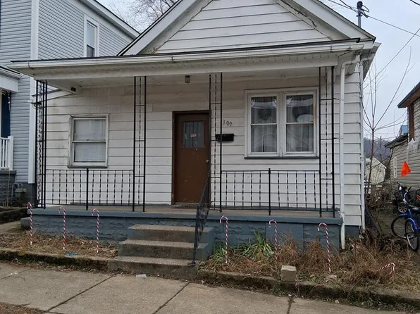 309 8th St, Moundsville, WV 26041
