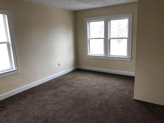 5th image of 843 Parkwood Ave