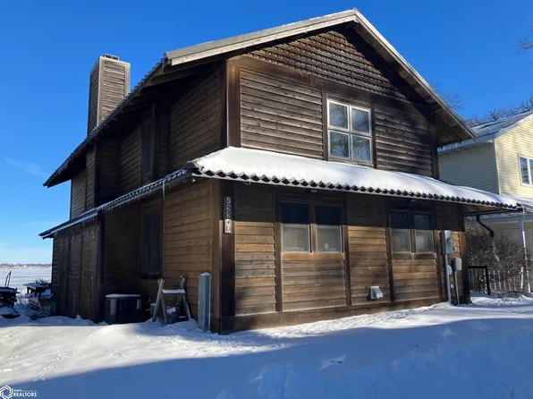 15340 5th St, Clear Lake, IA 50428