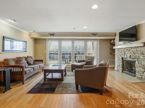 402 Bowling Park Rd #402, Asheville, NC 28803