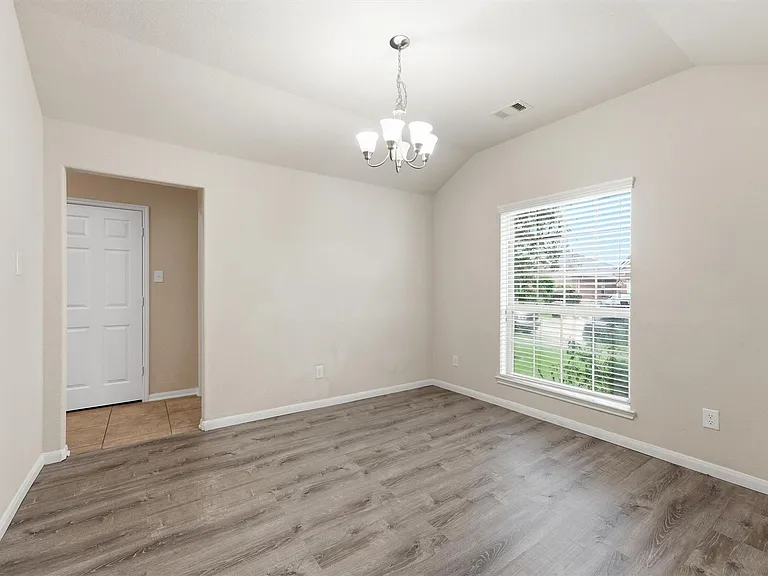 5211 Cayenne Ln — Photo 3