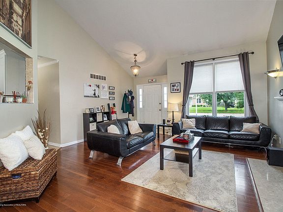 5th image of 5219 Otter Dr