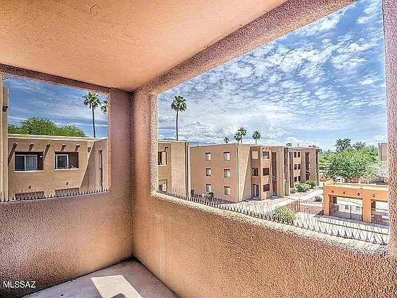1810 E Blacklidge Dr #514 — Photo 11