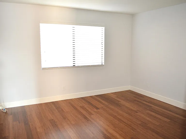 2491 Purdue Ave #201 — Photo 30