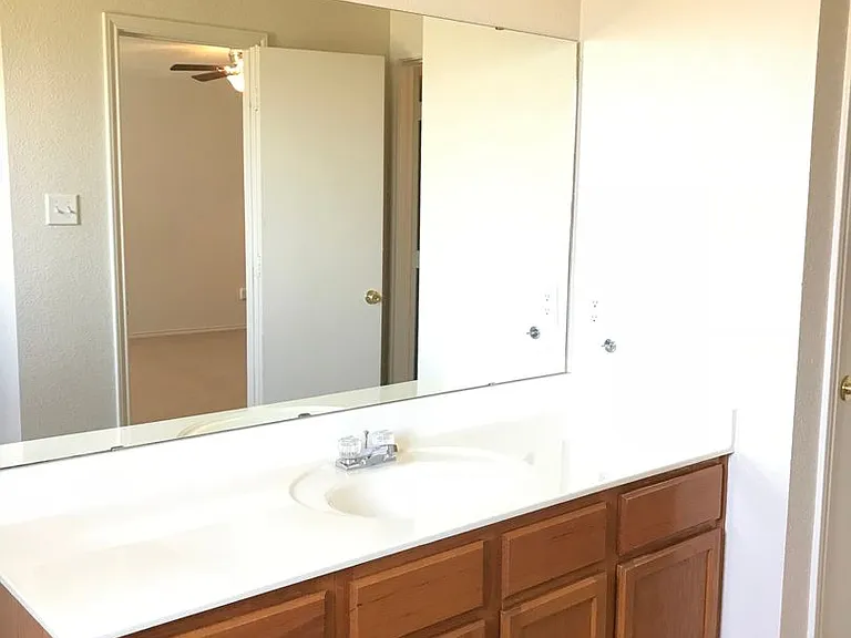 3401 Driftwood Dr — Photo 13
