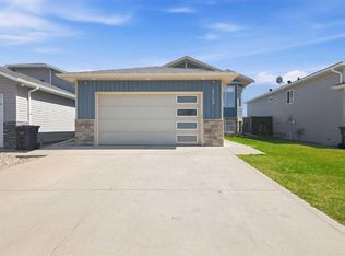 4709 W 7th St, Coalhurst, AB T0L0V2