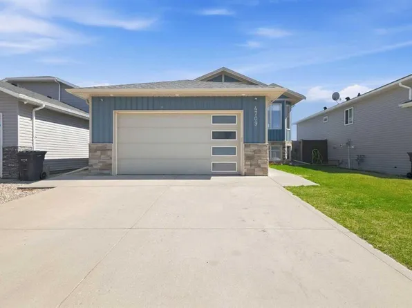 4709 W 7th St, Coalhurst, AB T0L 0V2