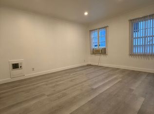 136 S McCarty Dr APT 3, Beverly Hills, CA 90212