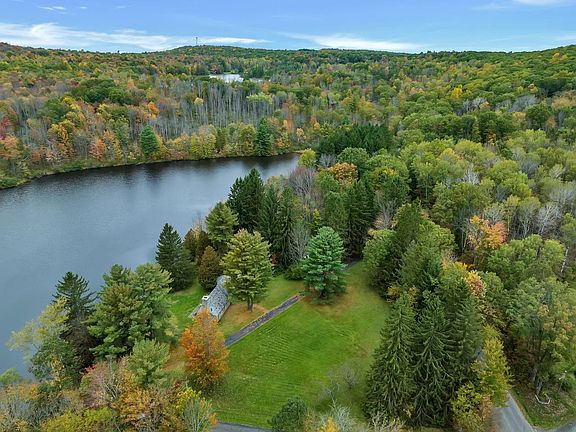 4th image of 105 Gaf Lake Rd