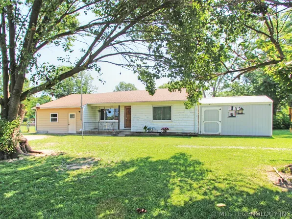 631 S Martin St, Nowata, OK 74048