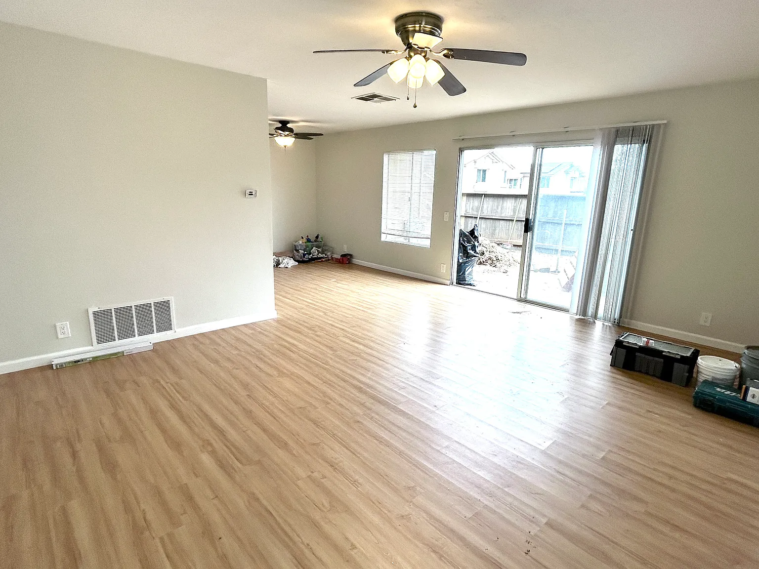 3 bed, 1183 sqft, $3,045 — Photo 2