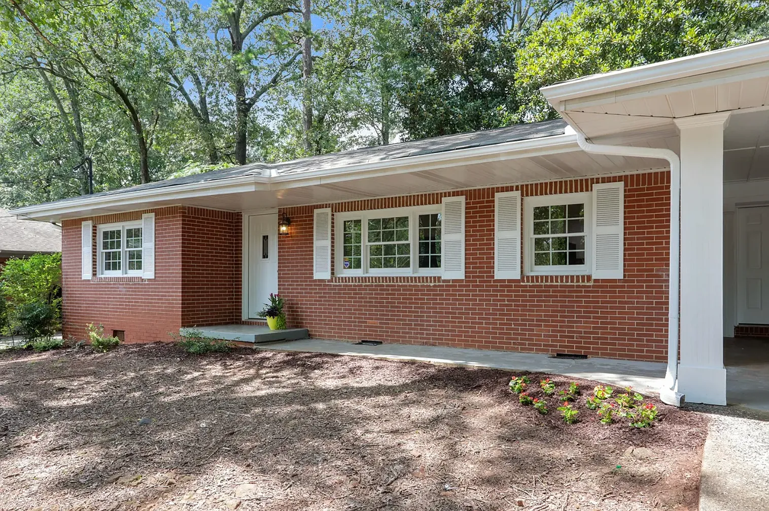 3 bed, 1736 sqft, $2,400 — Photo 1