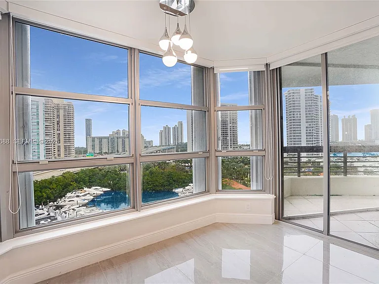 3500 Mystic Pointe Dr #1206 — Photo 37