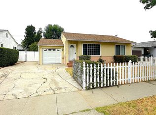 17947 Emelita St, Encino, CA 91316