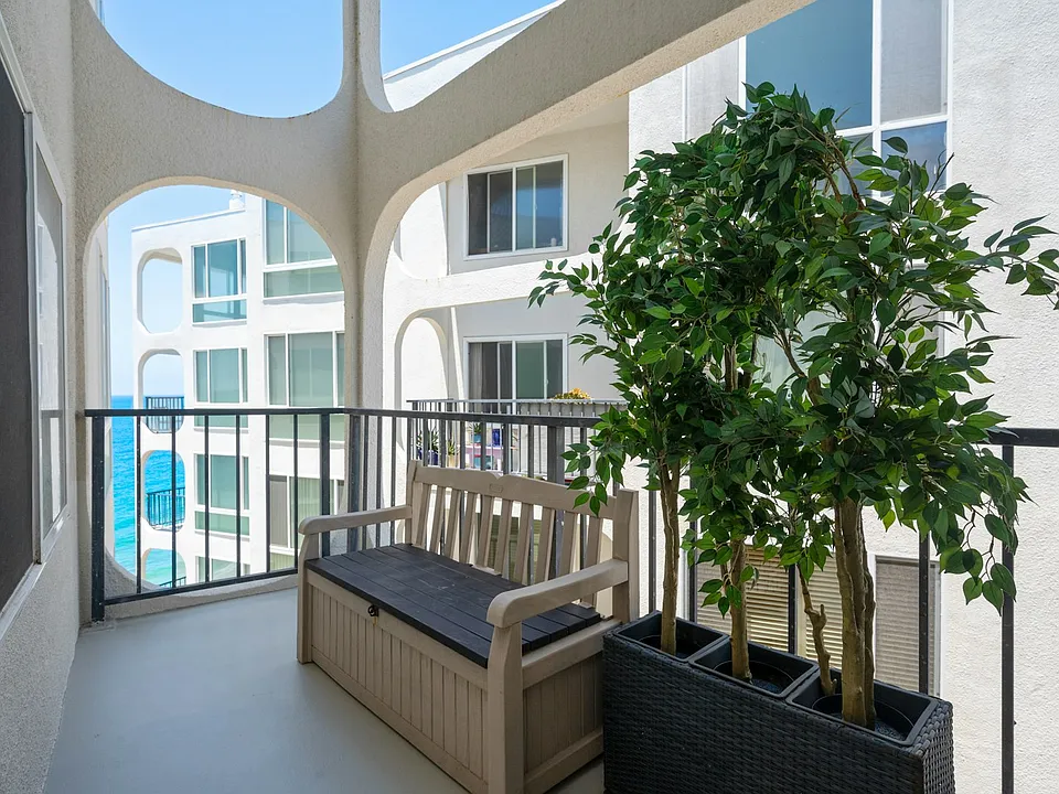 565 Esplanade #413