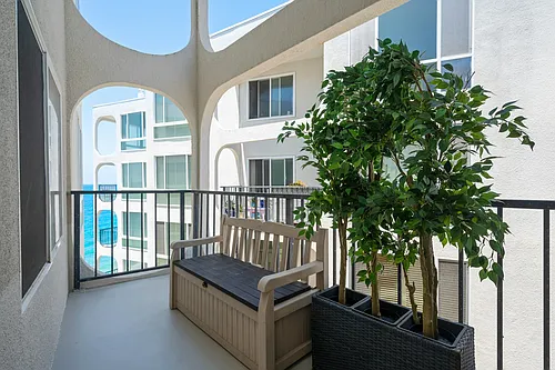 565 Esplanade Photo 1