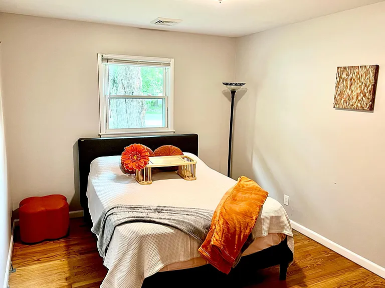 6302 Burlington Ave — Photo 16