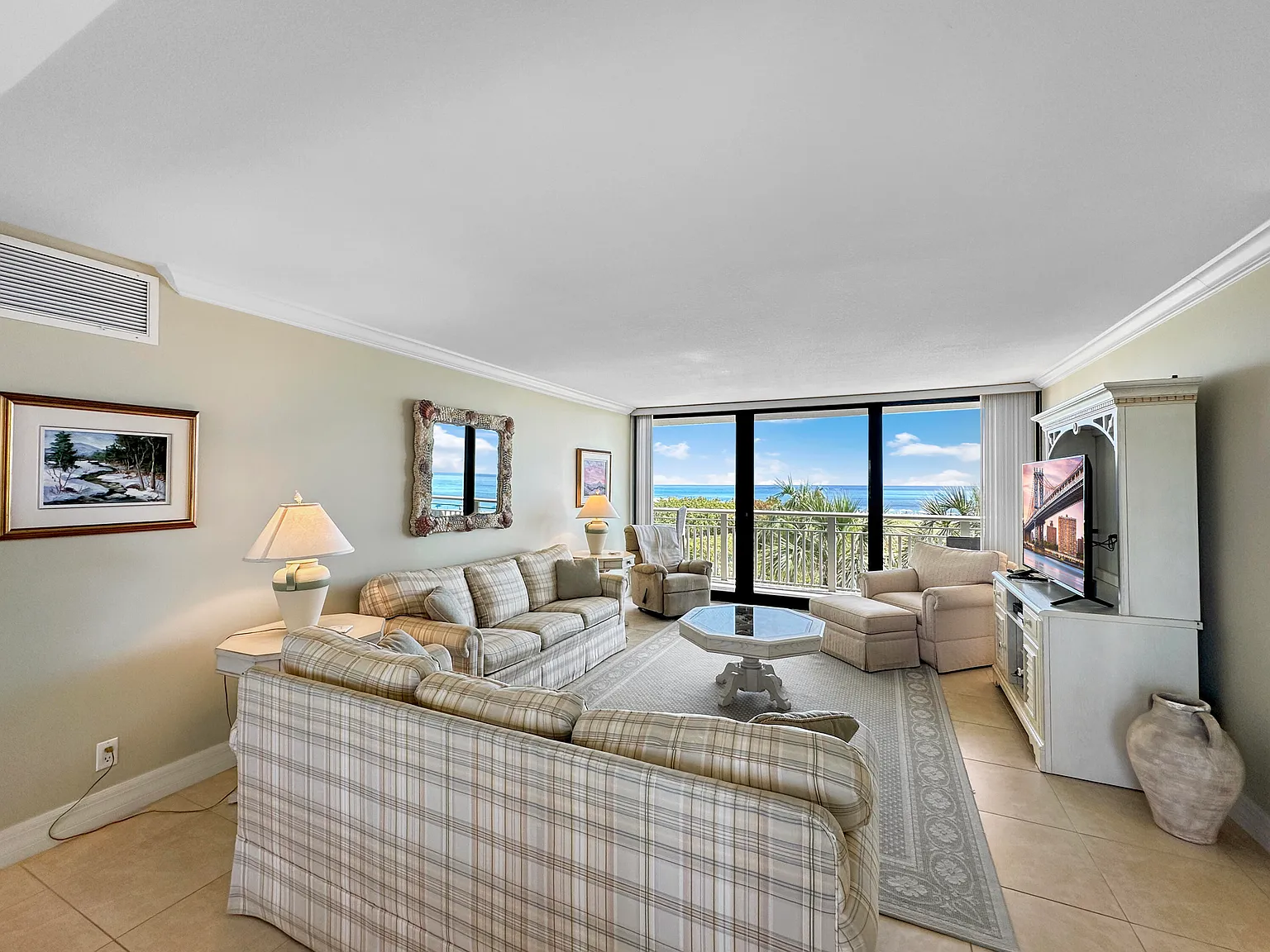 2 bed, 2.0 bath, 1600 sqft, $5,700 — Photo 4