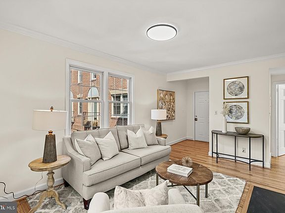 4th image of 1113 N Pitt St APT 2A